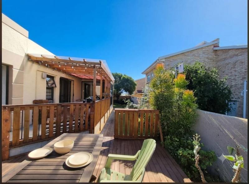 4 Bedroom Property for Sale in Hartenbos Heuwels Western Cape